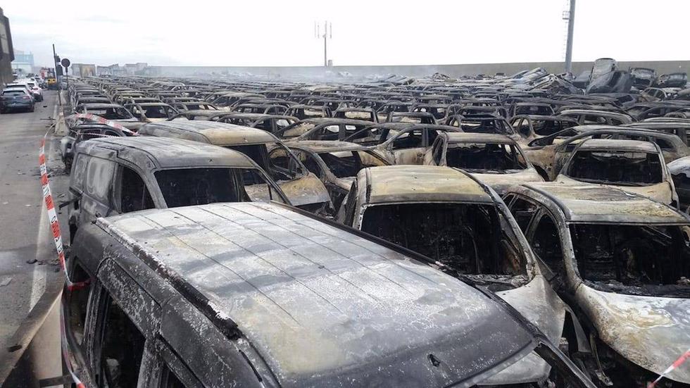 VIDEO: U požaru izgorjelo na stotine automobila marke Maserati