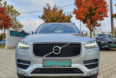 Volvo XC90 D5 AWD Geartronic Momentum +