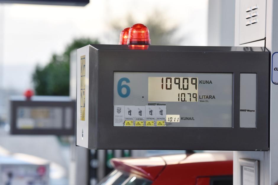 Koliko kilometara u različitim zemljama možete preći za 370 kuna? | Author: Hrvoje Jelavić/PIXSELL