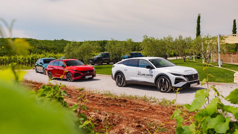 Peugeot pokazao &scaron;irinu ponude, a najvi&scaron;e pa&zcaron;nje privukao je 408