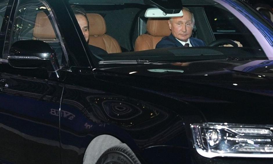 Putin vozi svoju limuzinu | Author: RT.com