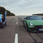 Tko je brži? Renault Twizy protiv Mercedes-AMG-a GT R unatraške