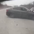 BMW-om se zaletio u stražnji kraj kamiona, udario u ogradu pa se okrenuo na krov