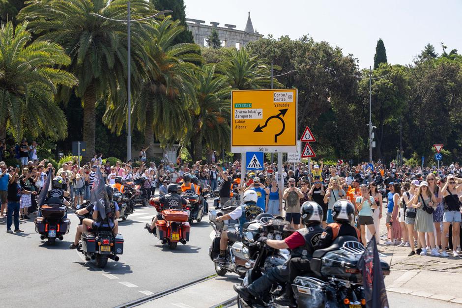 Nekoliko tisuća vlasnika Harley Davidsona prolazi kroz Pulu u defileu | Author: Srecko Niketic/PIXSELL