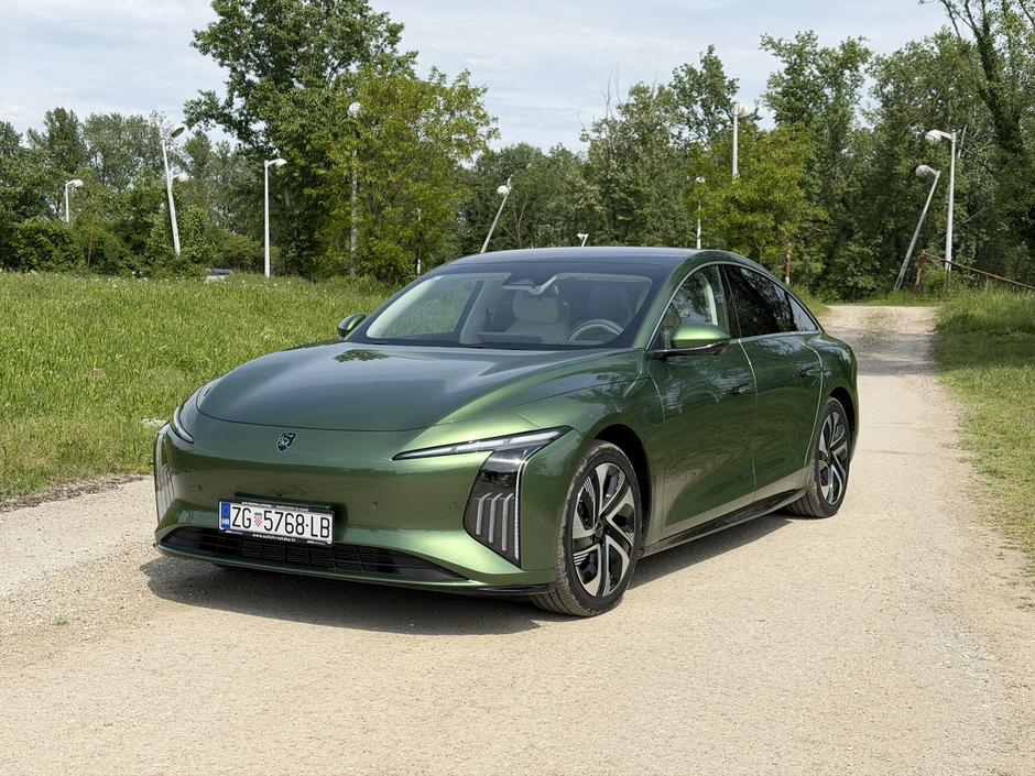 Author: Dubravko Kolarić