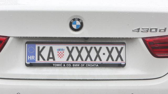 Karlovac: Neobi?na registarska oznaka na BMW-u sa šest slova "X"