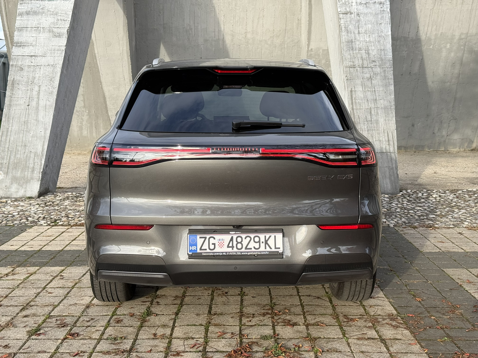 Author: Dubravko Kolarić