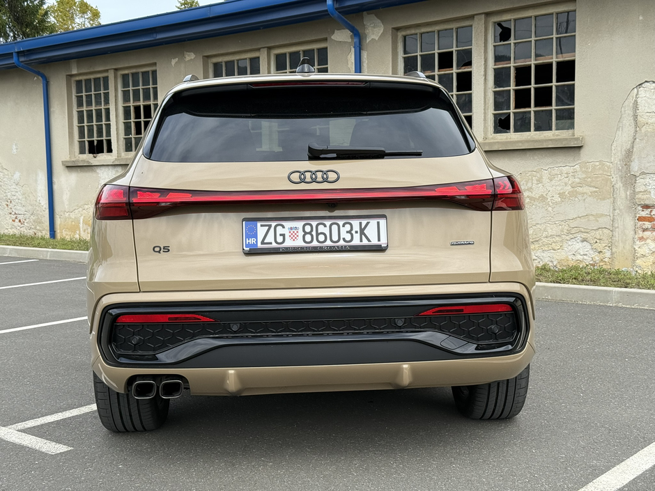 Author: Dubravko Kolarić