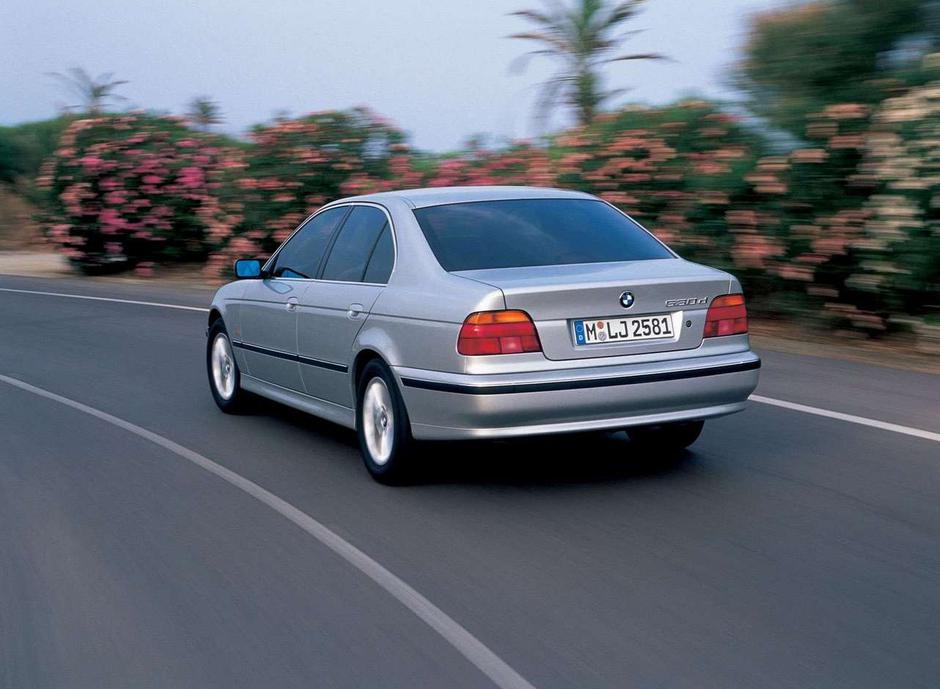 Novi BMW Serije 3 prerasao je stariju Seriju 5 E39 | Author: BMW