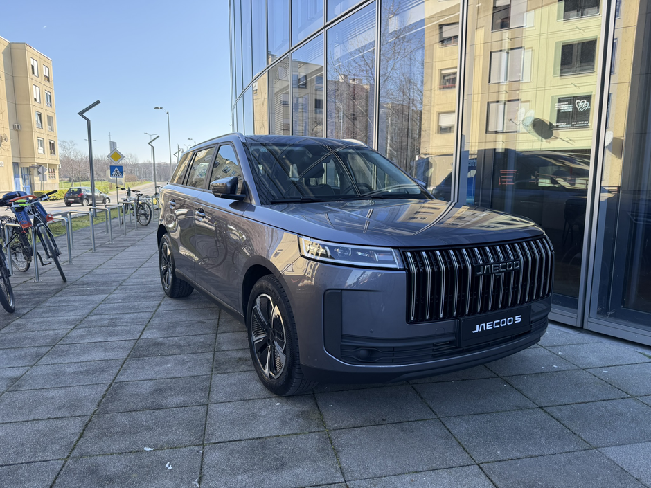 Author: Dubravko Kolarić