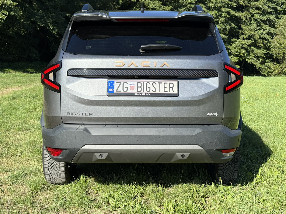 Author: Dubravko Kolarić