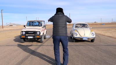 Najsporija utrka ubrzanja: Volkswagen 'buba' vs. Suzuki Samurai
