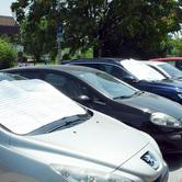 Stanovnici Siska raznim sjenilima štite automobile od utjecaja sunca