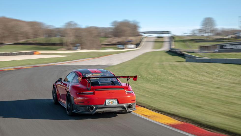 Lov na rekorde: Porsche srušio apsolutni rekord na Road Americi