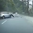 Sekunde do katastrofe: Automobil pogodila odlomljena stijena