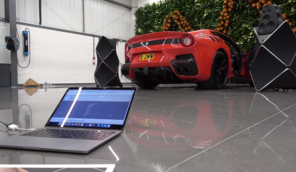 Tko je glasniji: Moćni Ferrari F12 ili zvučnici od pola milijuna kuna?