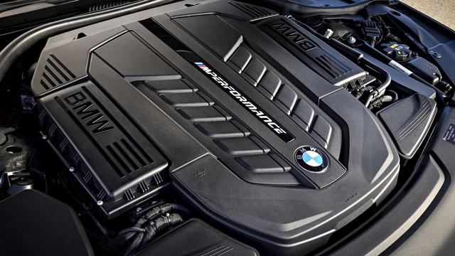 BMW motor V12
