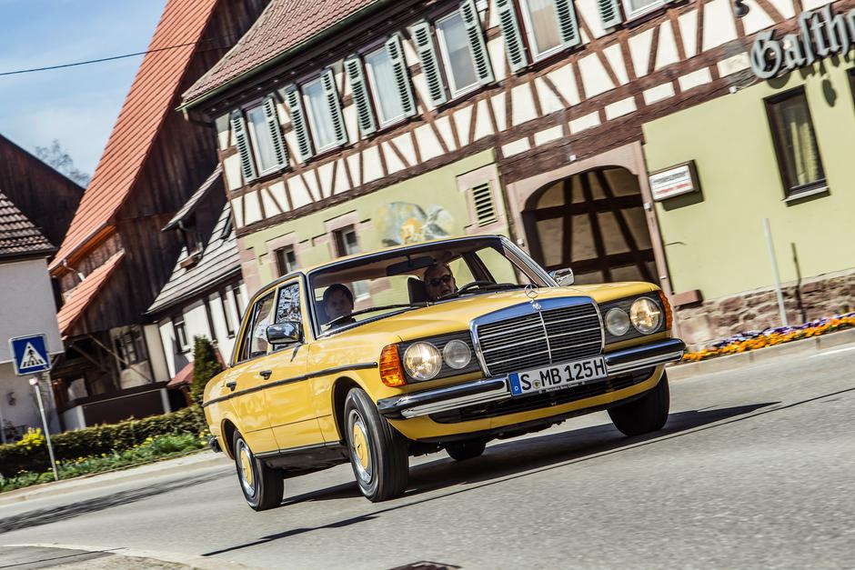 Merceds-Benz 230 (W 123). | Author: Mercedes-Benz AG - Mercedes-Benz Classic Communications