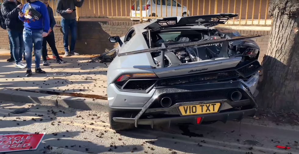 Glupost na djelu: Zbog ega potpuno uništio Lamborghini Huracan