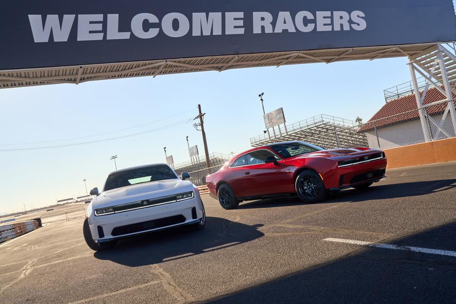 All-new Dodge Charger Daytona Scat Pack (left) and Dodge Charger | Author: Stellantis
