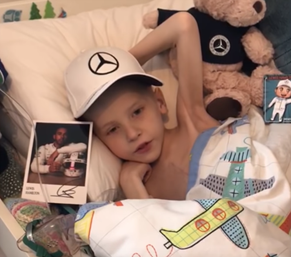 Kakva gesta: Mercedes poslao F1 bolid dječaku koji umire od raka | Author: YouTube / Beanymannews