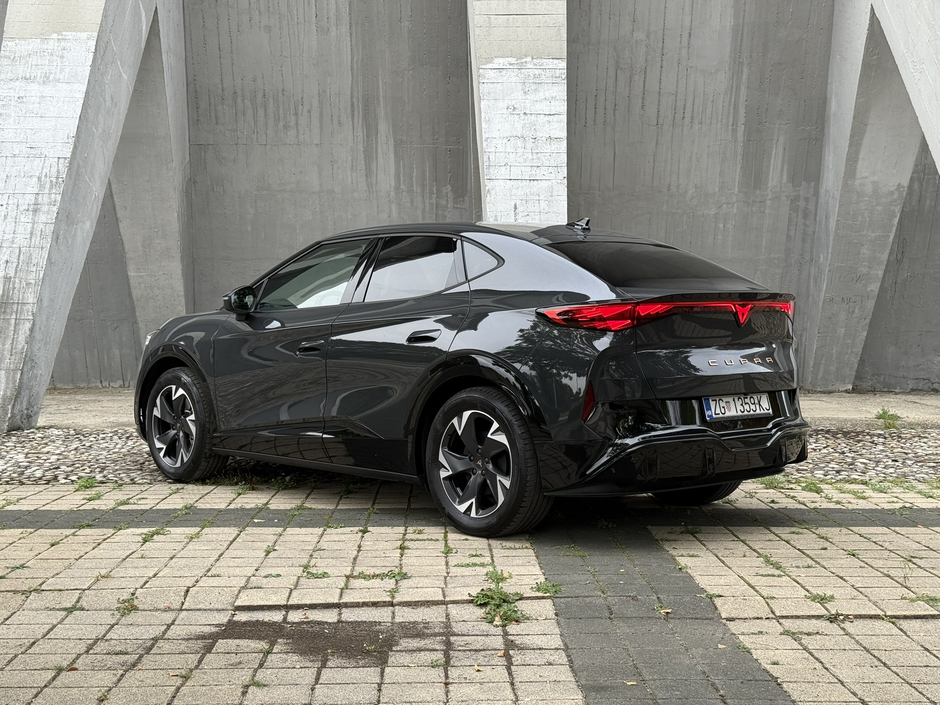 Author: Dubravko Kolarić