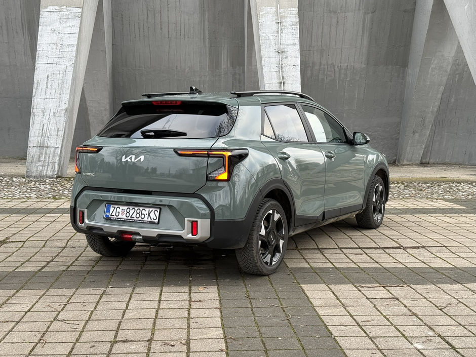 Author: Dubravko Kolarić