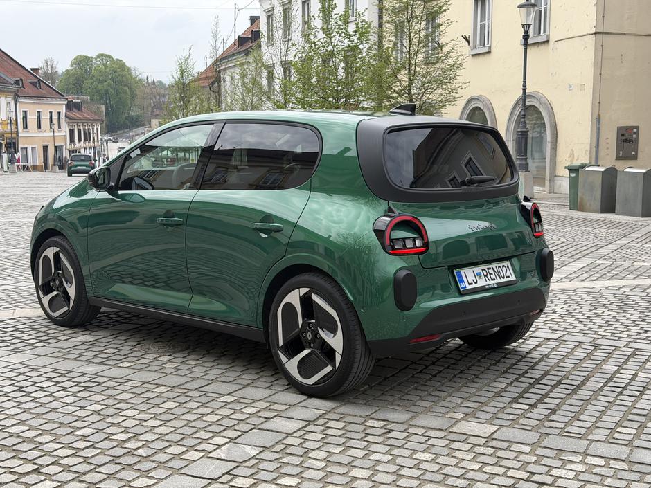 Author: Dubravko Kolarić