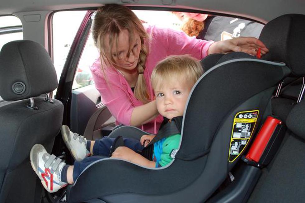 Evo kako što sigurnije voziti djecu u automobilu