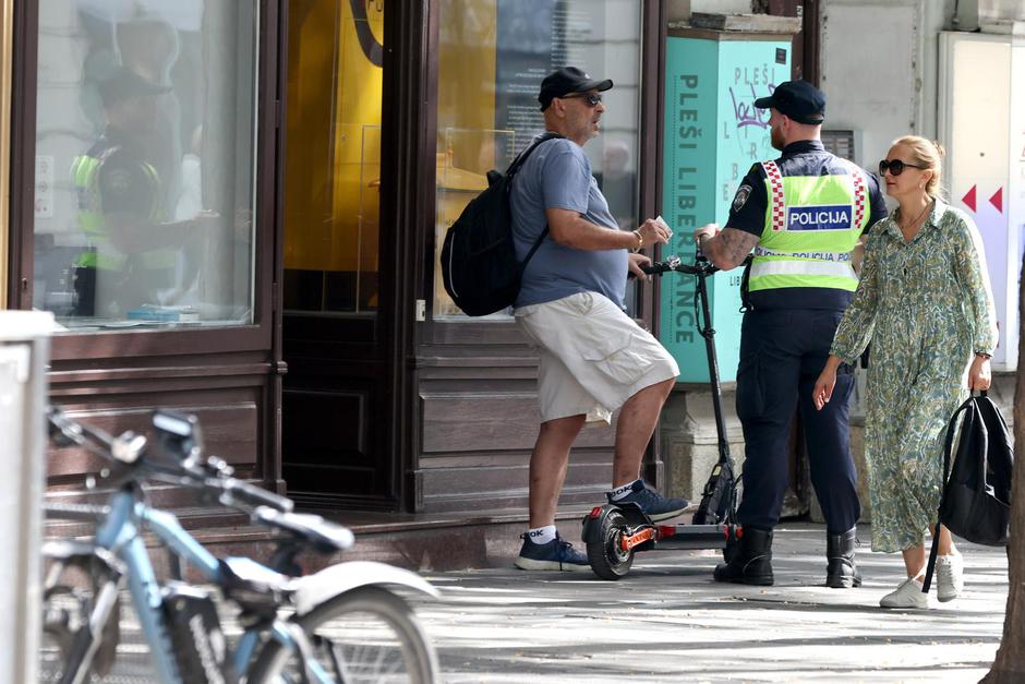 Zagreb: Policija kontrolira vozače romobila | Author: Patrik Macek/PIXSELL