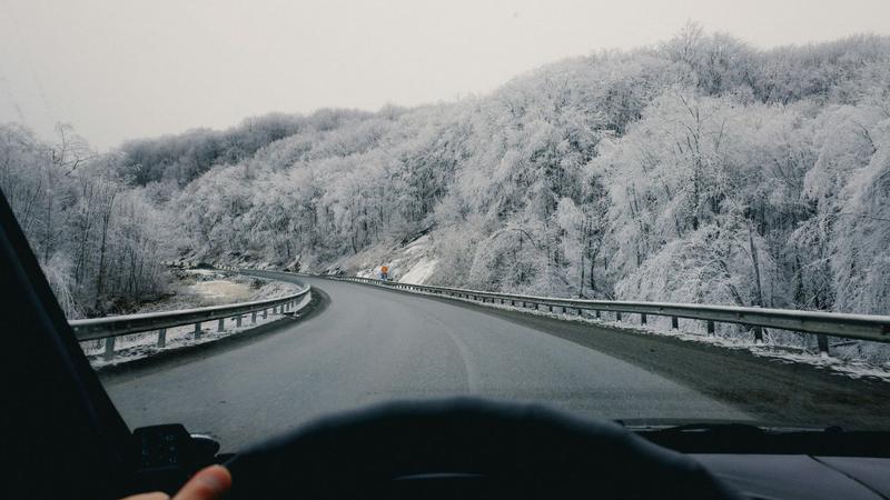 Nevidljivi ubojica: Kako prepoznati 'crni led' i sigurno voziti