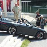 Porsche 'sletio' niz stepenice: Vozač je tražio parking u Rijeci