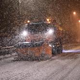 Zagvozd: Zimske službe neprekidno čiste snijeg na glavnim prometnicama