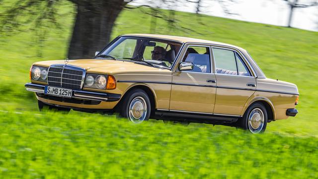 Merceds-Benz 230 (W 123).