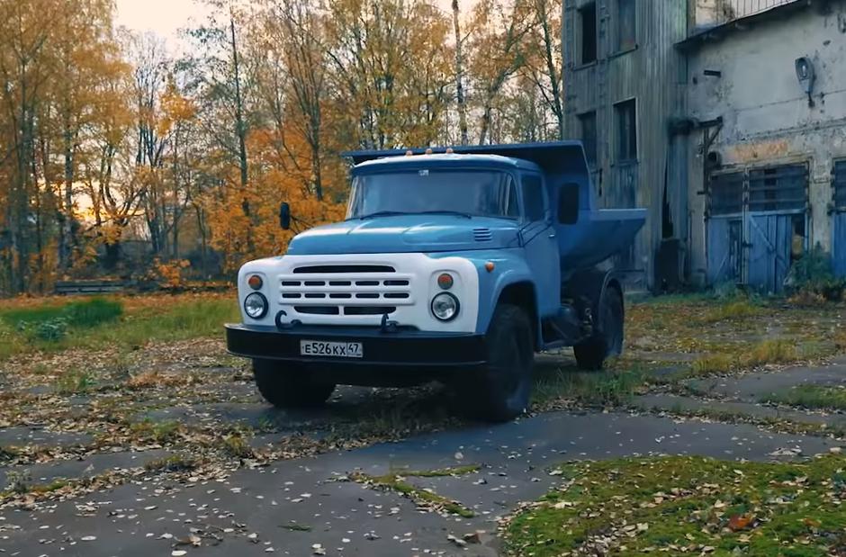 Stari sovjetski kamion brži od Porsche Caymana i BMW-a M2 | Author: YouTube