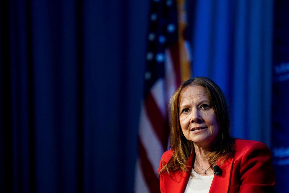 FILE PHOTO: General Motors chair and CEO Mary Barra participates in an Economic Club of Washington discussion in Washington | Author: ELIZABETH FRANTZ/REUTERS