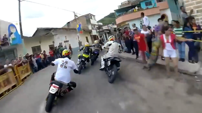 VIDEO: Postoji li luđa utrka motociklima od ove?