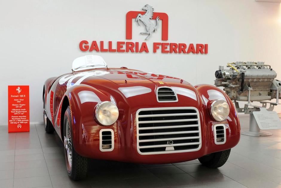Prvi Ferrari pokretao je mali 1,5-litreni motor V12 | Author: Car Throttle/Youtube