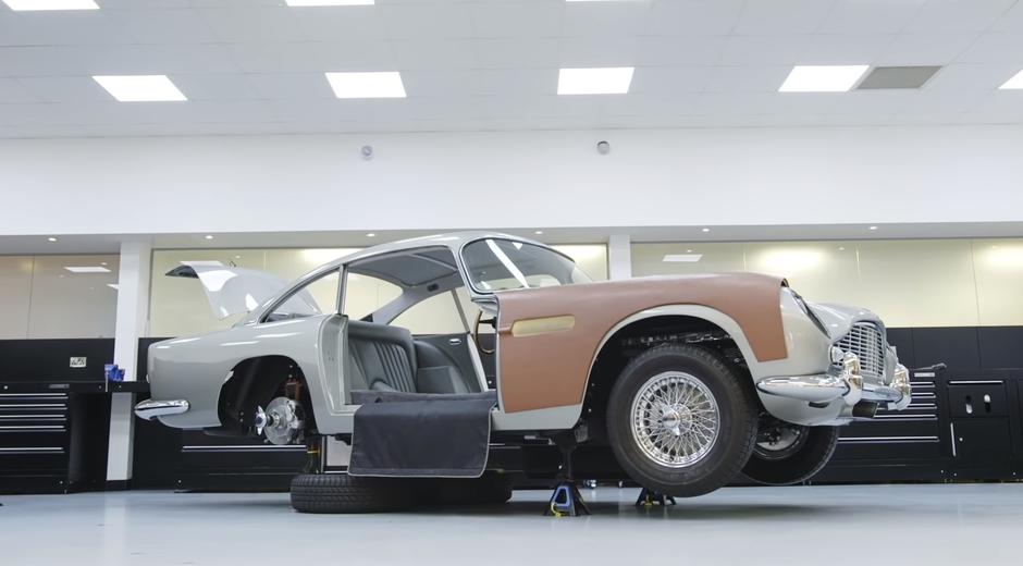 Aston Martin DB5 Goldfinger - James Bond | Author: YouTube