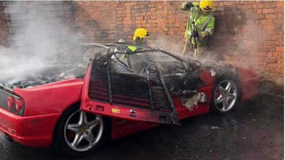 Ferrari F355 Spider misteriozno izgorio u Engleskoj | Author: DRIVETRIBE