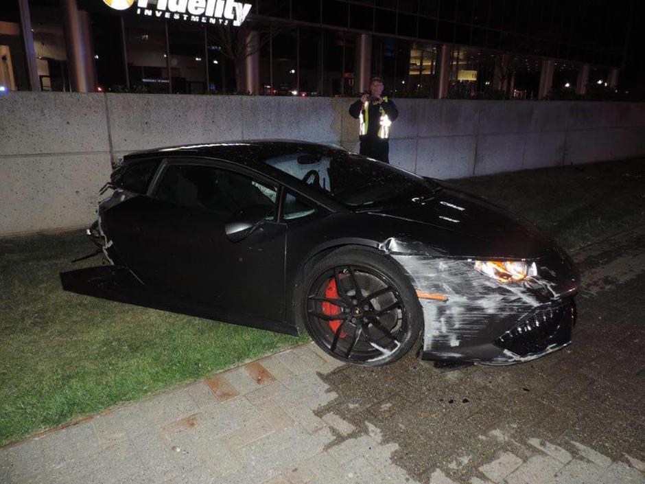 Ovako izgleda Lamborghini Huracan nakon sudara s automobilom i betonskim stupom | Author: Fairfax County Fire and Rescue Department