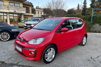 VW Up! High Up! - alu 15'', klima, reg. do 12/2023