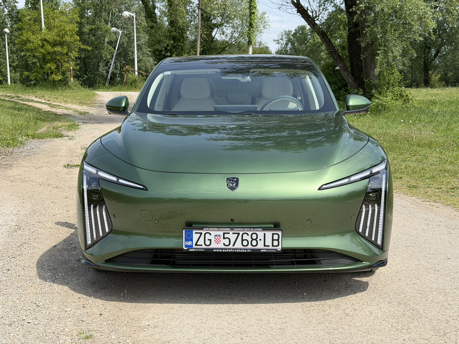 Author: Dubravko Kolarić