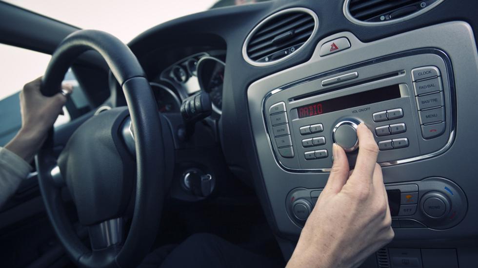 Slušate li glazbu dok vozite? Evo kako ona utječe na vas