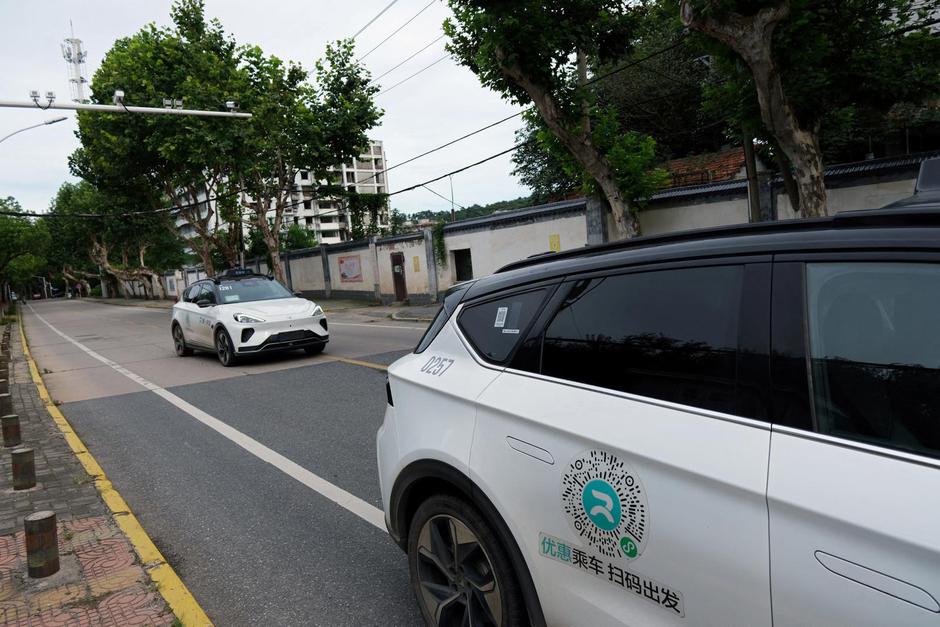 FILE PHOTO: Apollo Go robotaxi service in Wuhan | Author: ETHAN WANG/REUTERS