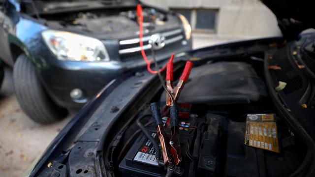 Sarajevo: Punjenje akumulatora preko kablova