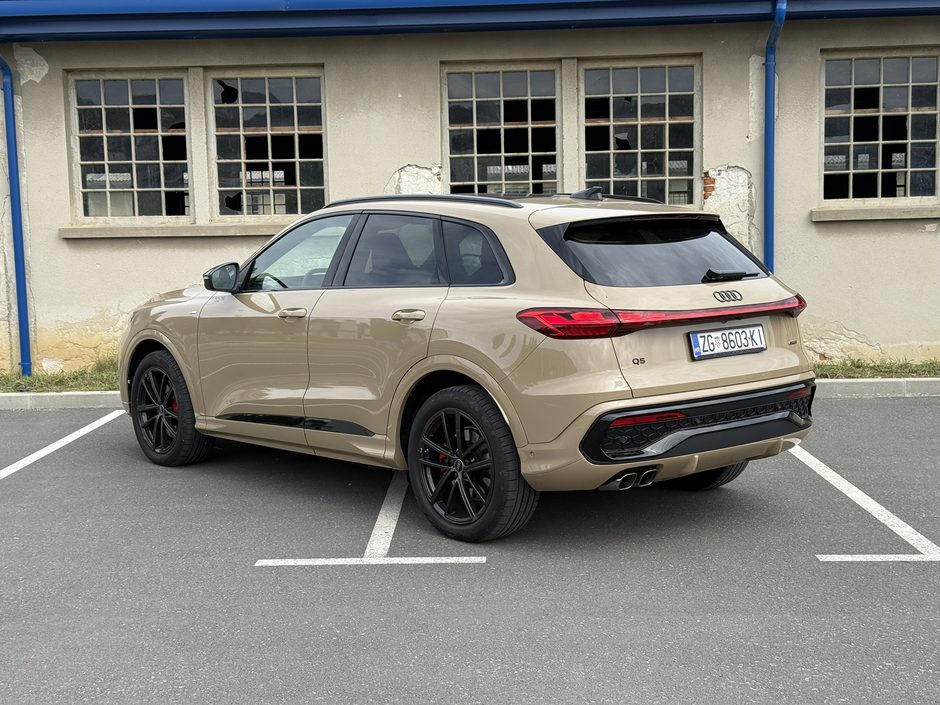 Author: Dubravko Kolarić