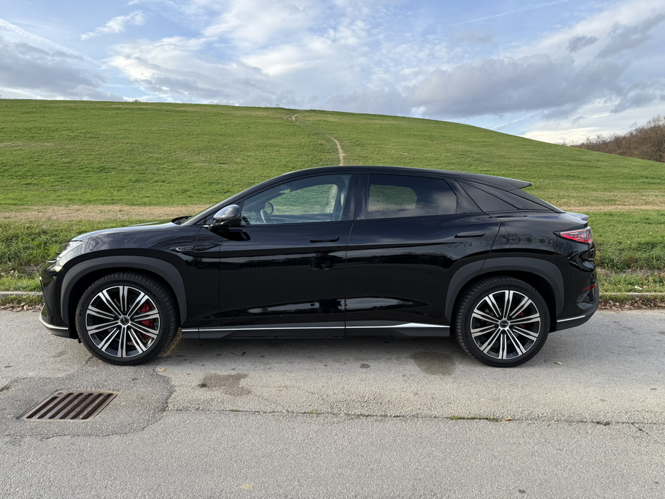 Author: Dubravko Kolarić