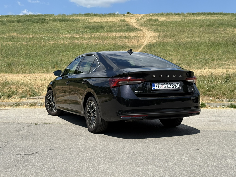 Author: Dubravko Kolarić