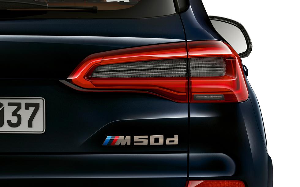 Rapsodija luksuza i snage: Ovako BMW X5 M50d ubrzava do 260 km/h